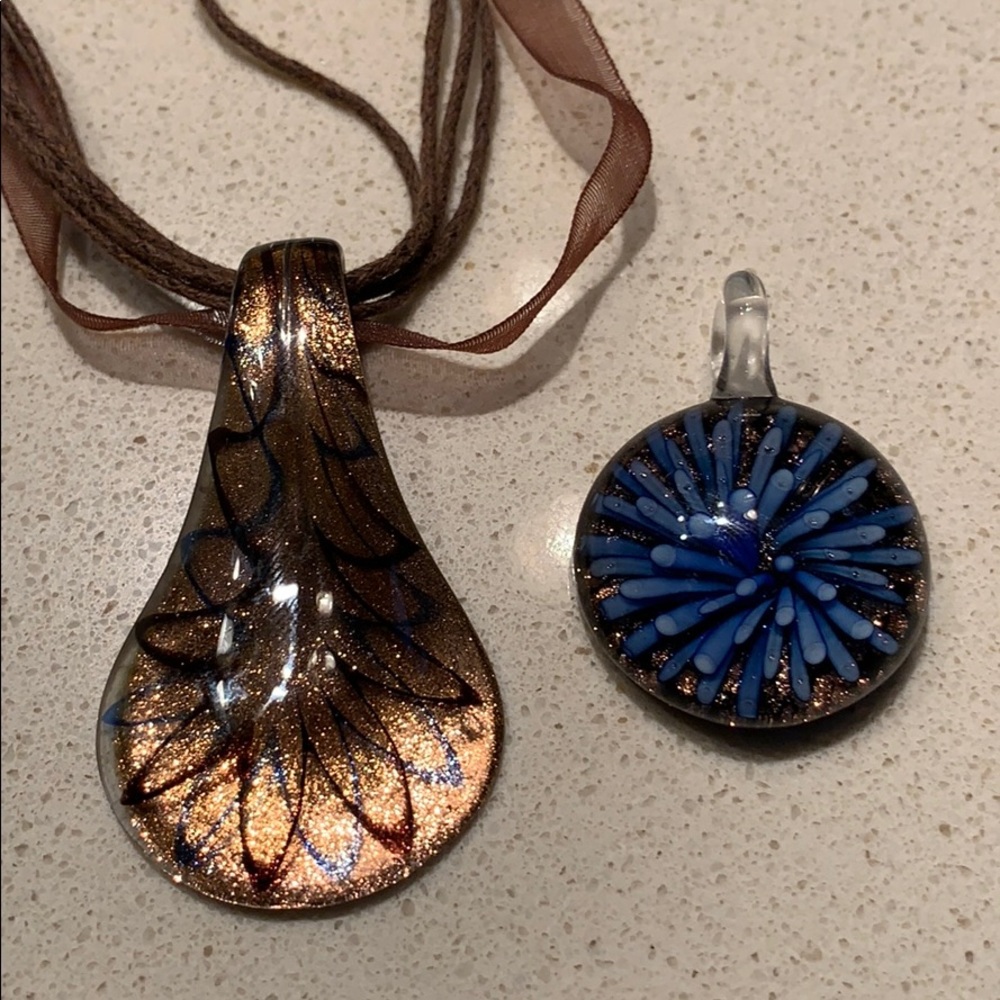 Pendant glass